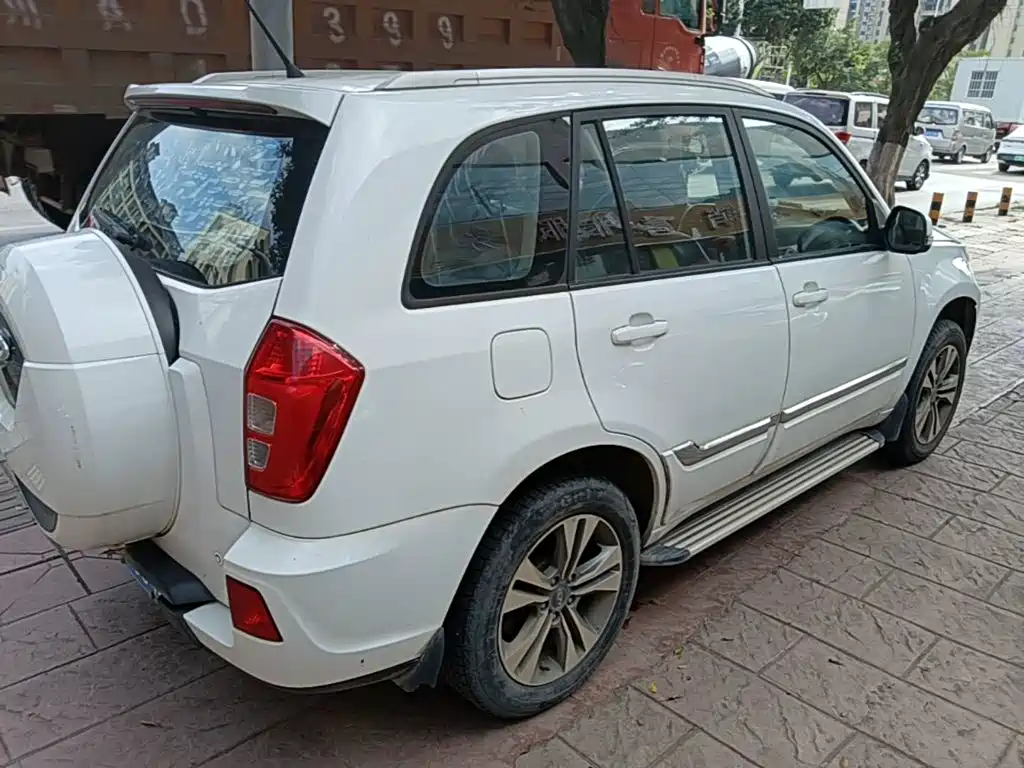 Chery Tiggo 3 3 2015 1.6L MT Sport