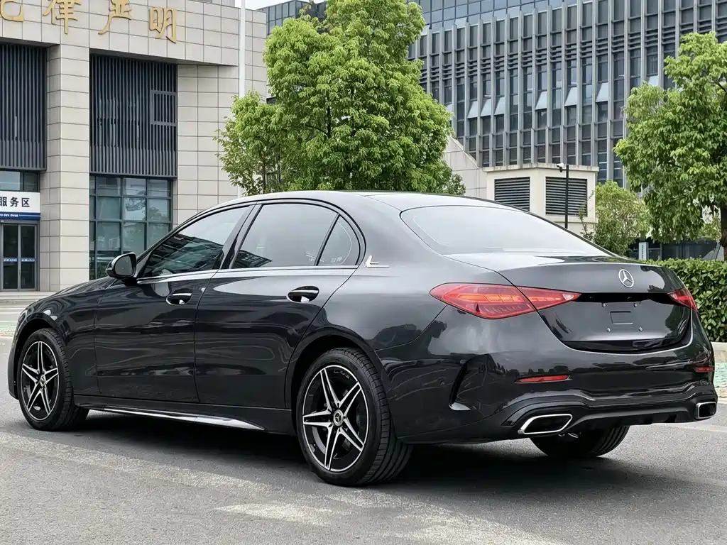 Mercedes-Benz C-Class — миниатюра 7