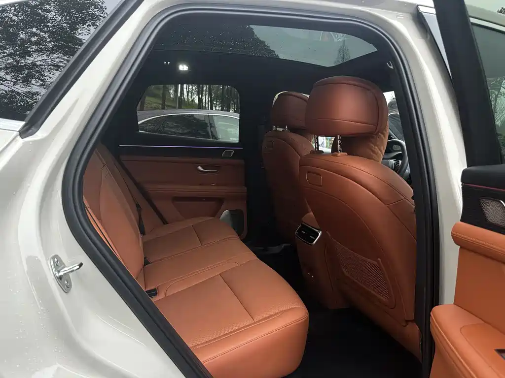 AITO ASK THE WORLD M5