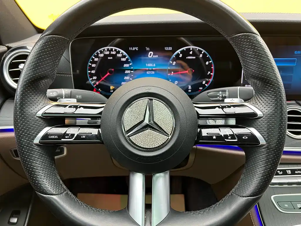 MERCEDES-BENZ E CLASS