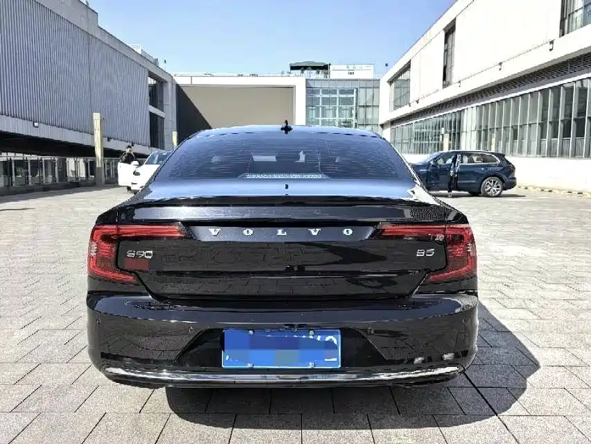 Volvo S90 — миниатюра 7