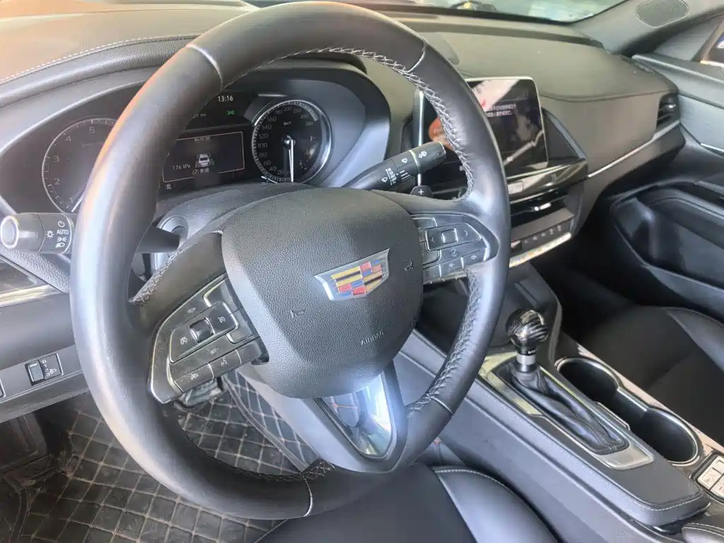 Cadillac CT4 — миниатюра 7