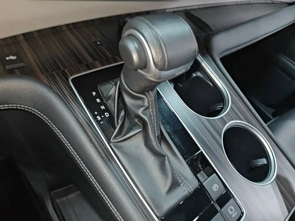 Toyota Granvia — миниатюра 14
