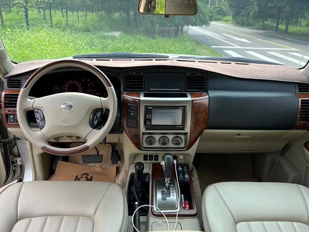 Nissan Patrol — миниатюра 8