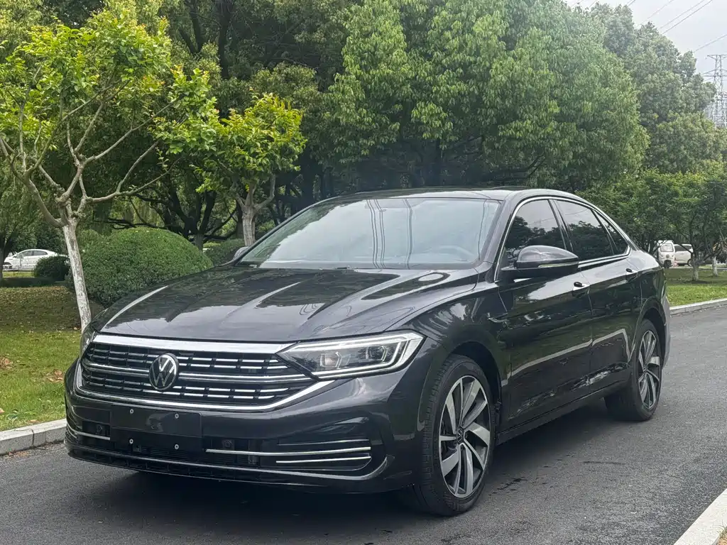 Купить Volkswagen Sagitar