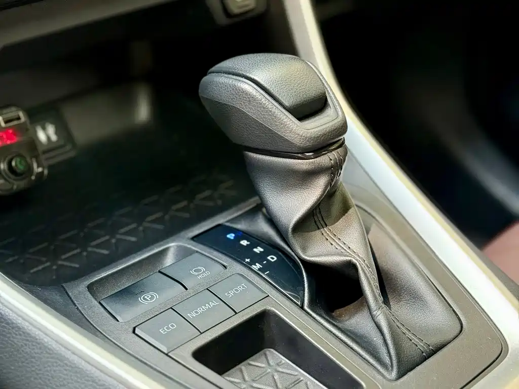 Toyota RAV4 — миниатюра 20