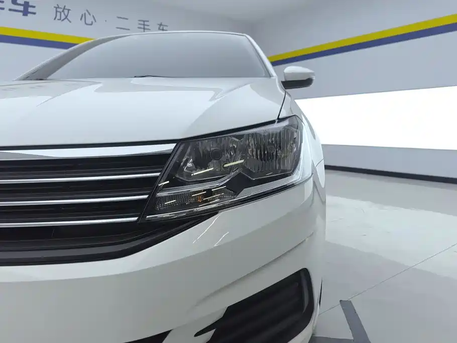 Volkswagen Lavida — миниатюра 4
