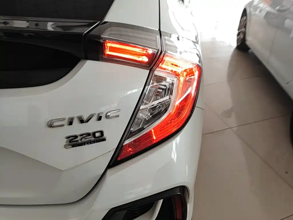 Honda Civic — миниатюра 8