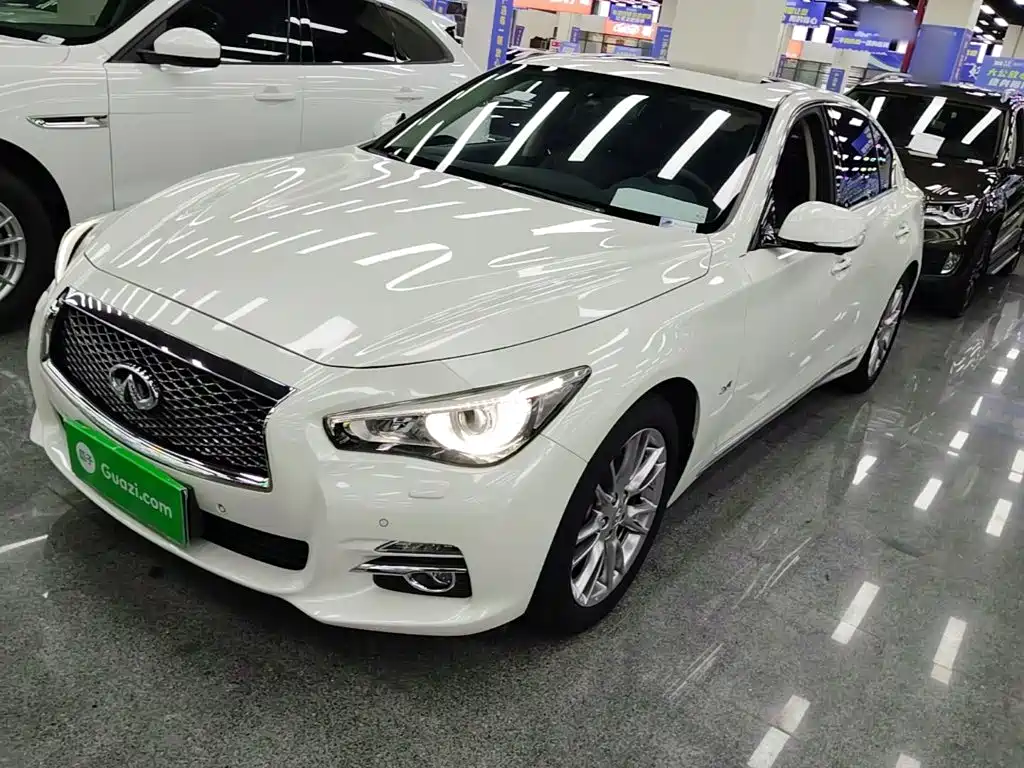 Infiniti Q50L