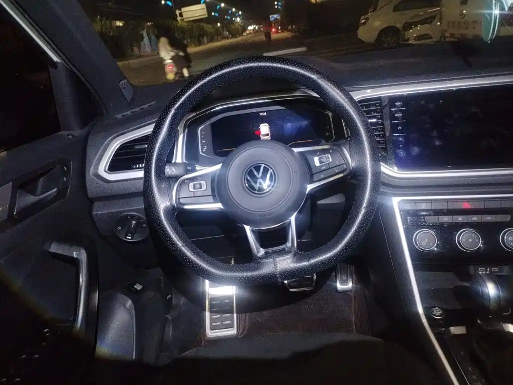 Volkswagen T-Roc — миниатюра 6