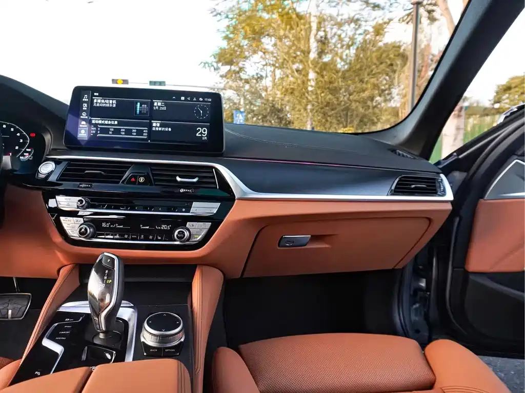 BMW 5 Series (Import) — миниатюра 17