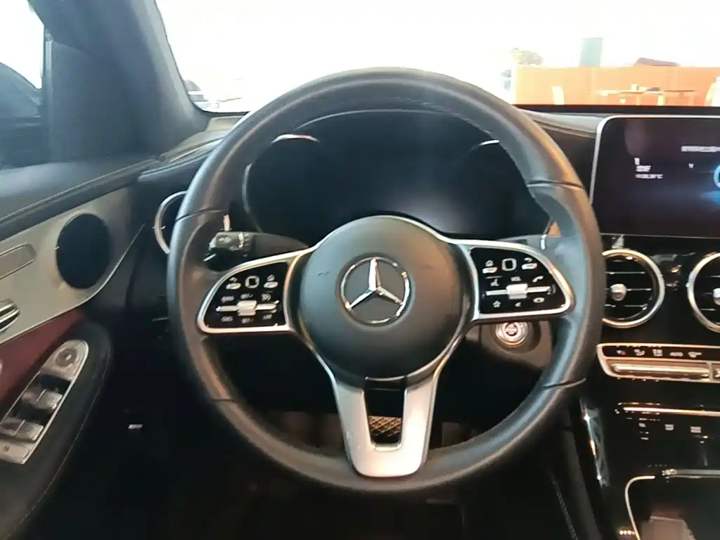 Mercedes-Benz GLC Coupe — миниатюра 11