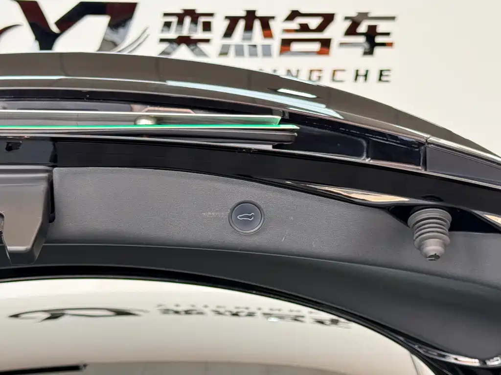 Tesla Model 3 — миниатюра 17