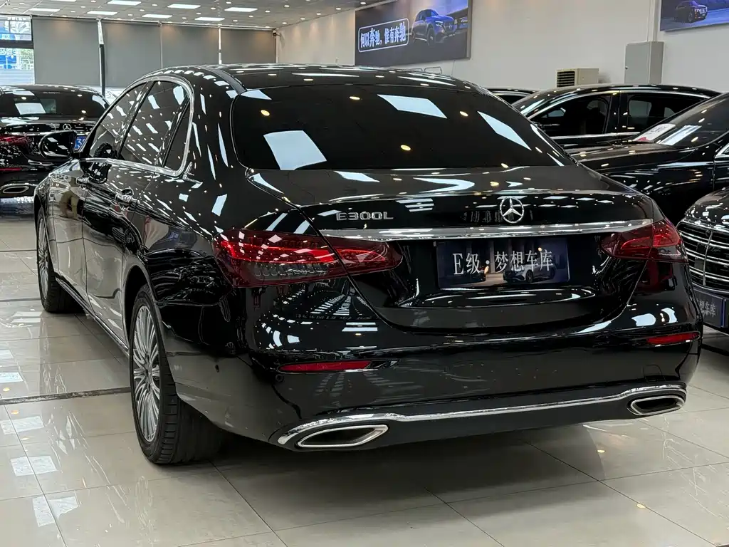Mercedes-Benz E-Class — миниатюра 24