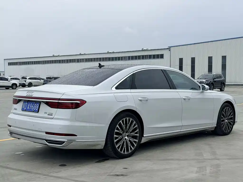 Audi A8 — миниатюра 7