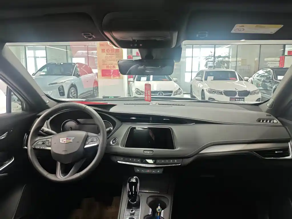Cadillac XT4 — миниатюра 9