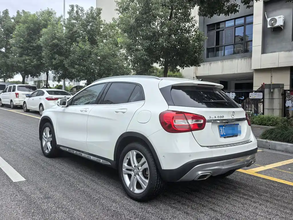 Mercedes-Benz GLA — миниатюра 6