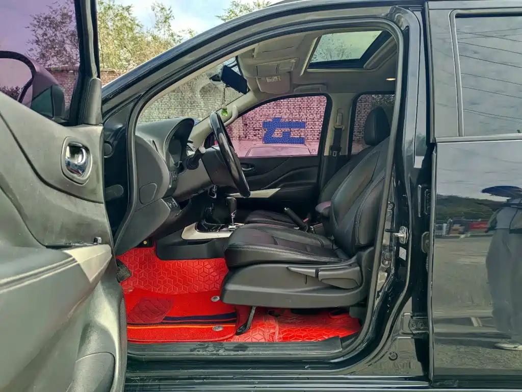 Nissan Terra — миниатюра 7