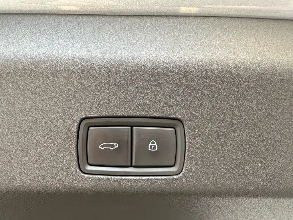 Li Auto Li MEGA — миниатюра 15