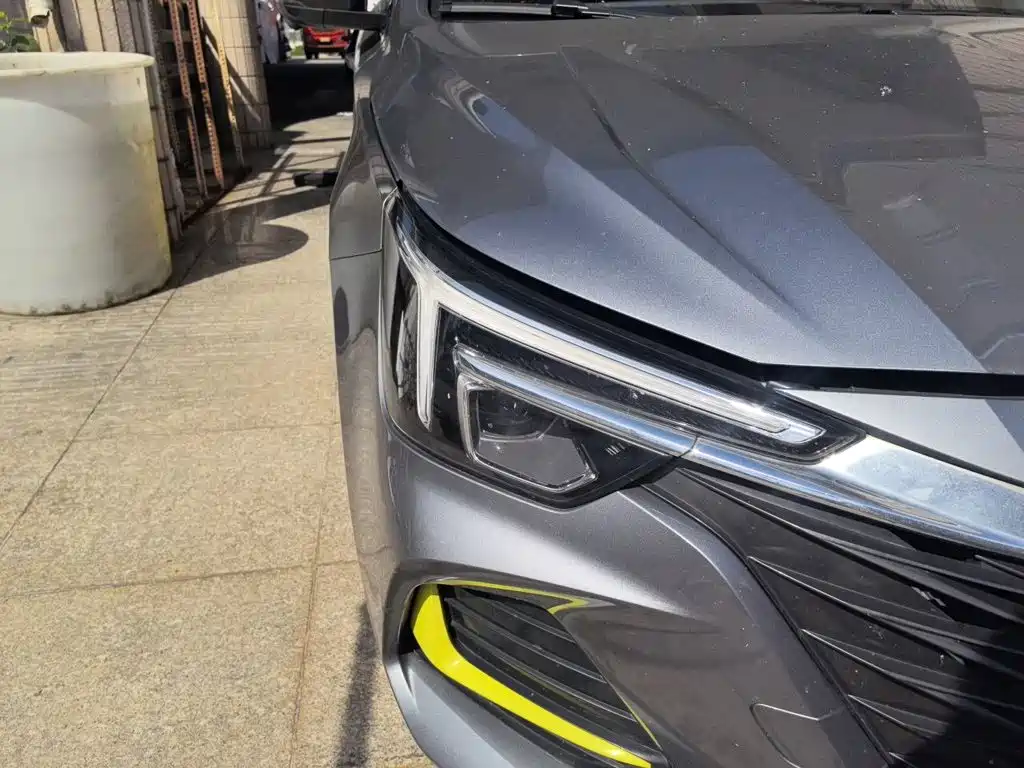 Roewe i6 MAX New Energy — миниатюра 7