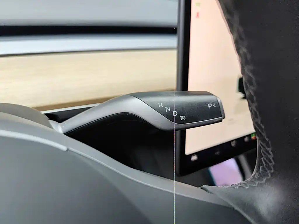 Tesla Model 3 — миниатюра 14