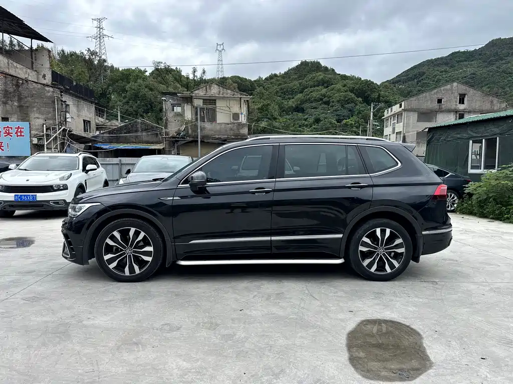 Volkswagen Tiguan L — миниатюра 2