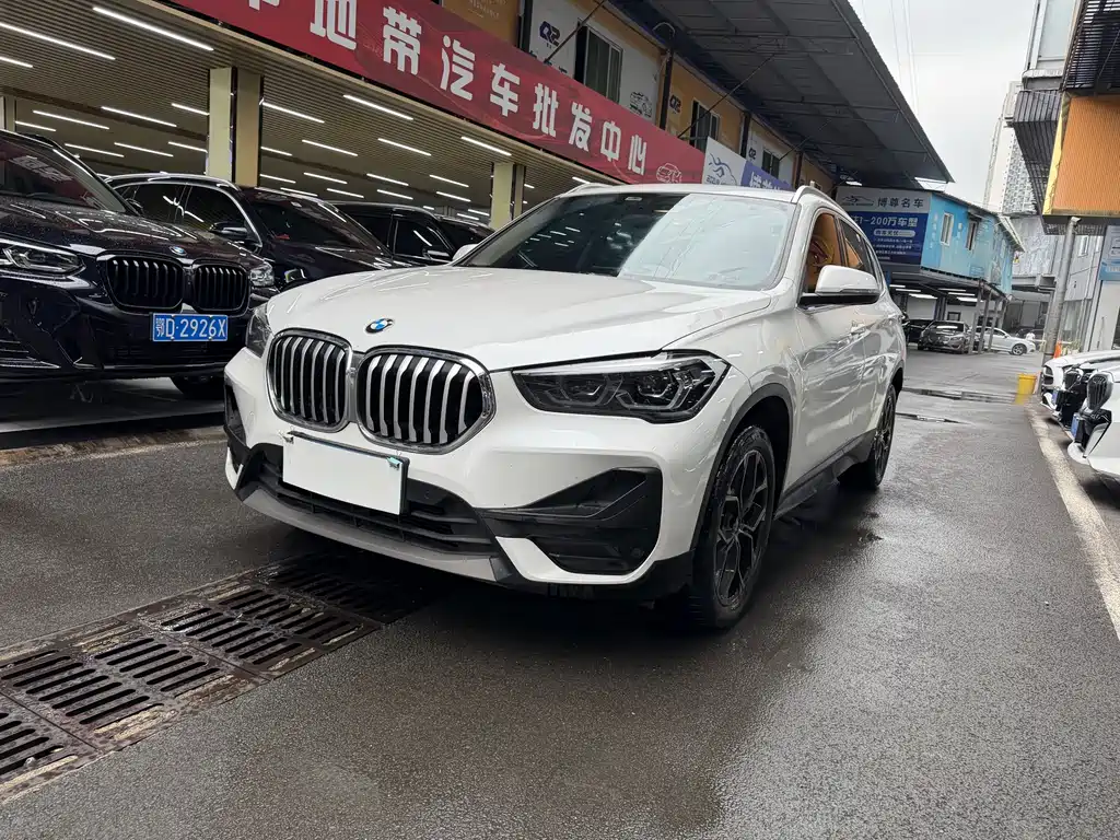 Купить BMW X1