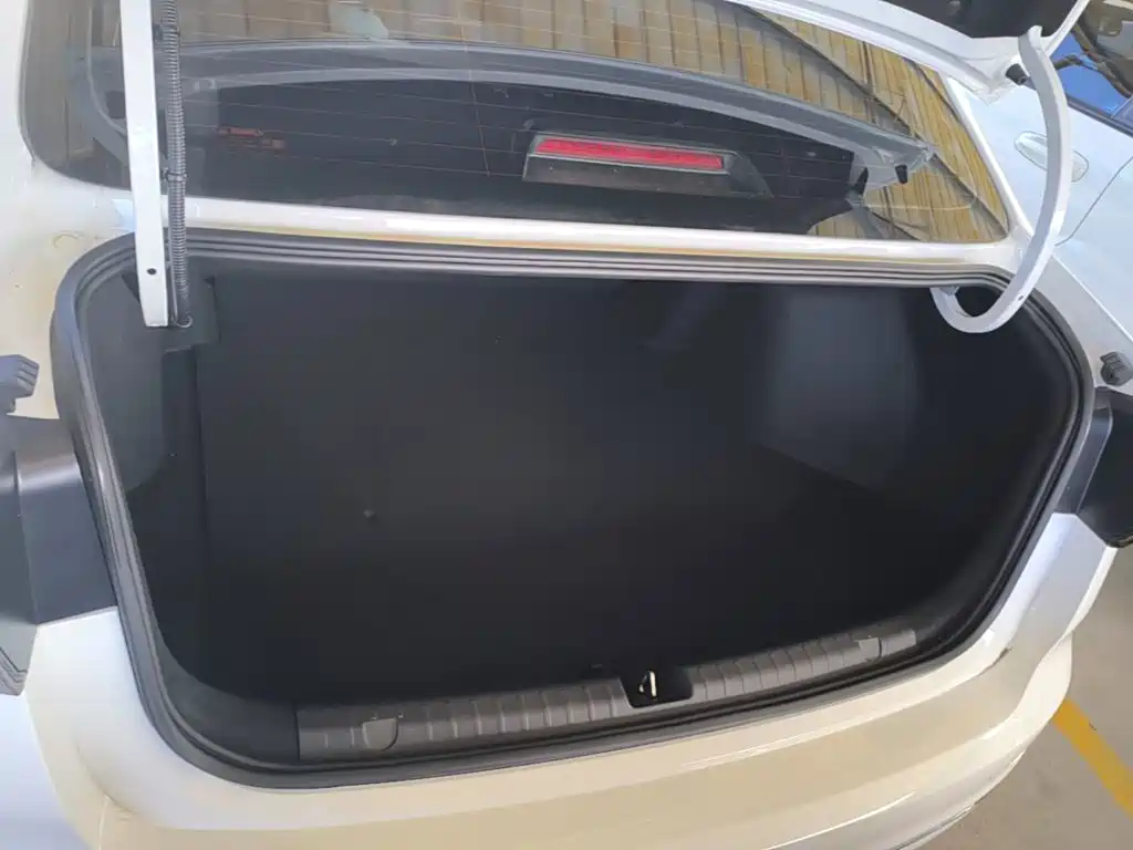 Geely Emgrand — миниатюра 19