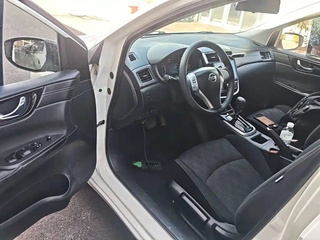 Nissan Tiida — миниатюра 16