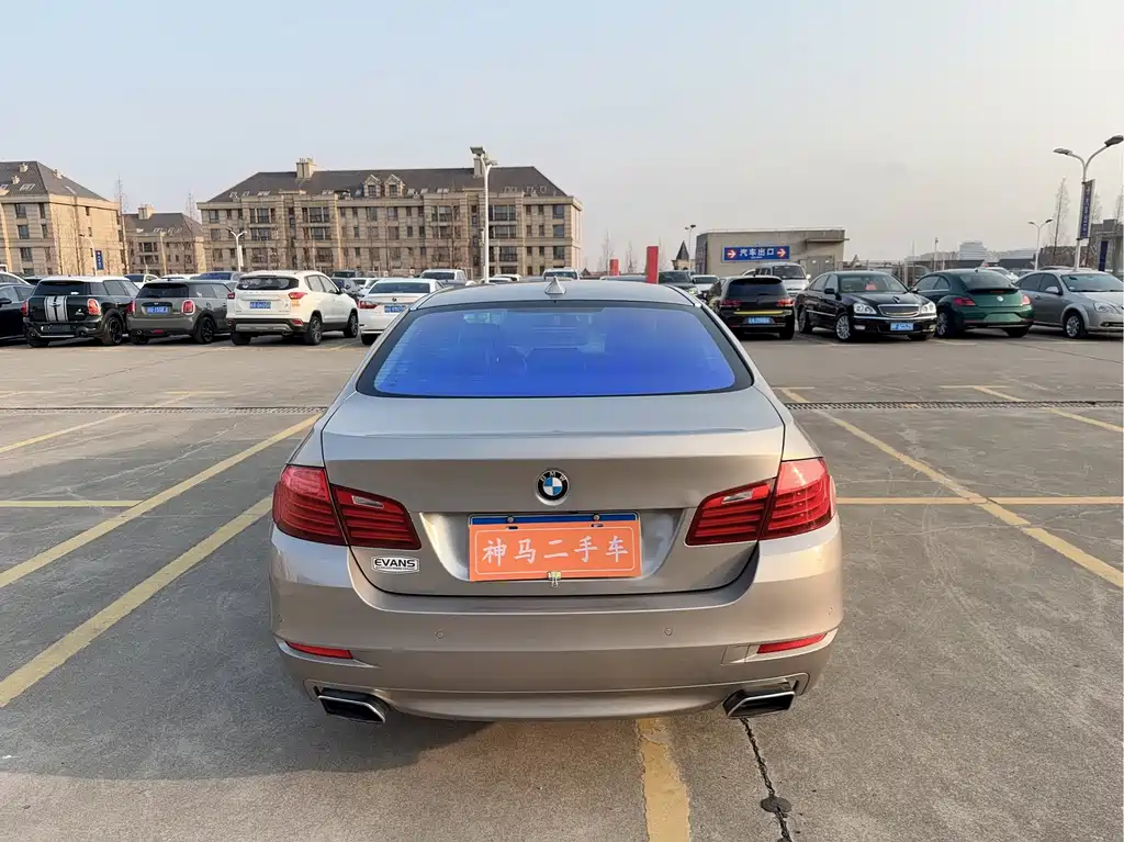 BMW 5 Series — миниатюра 5