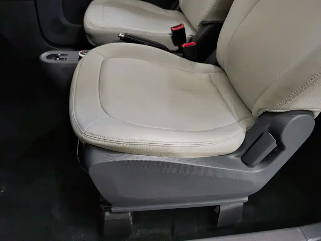 Wuling MINIEV — миниатюра 20