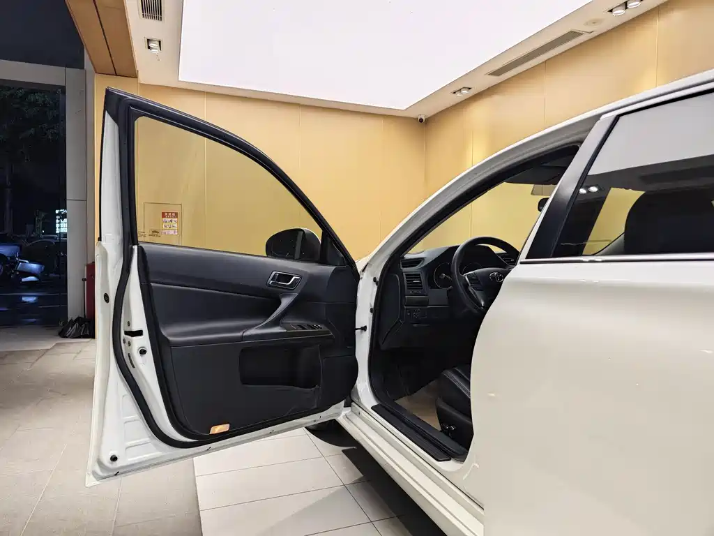 Toyota Reiz 2013 2.5S