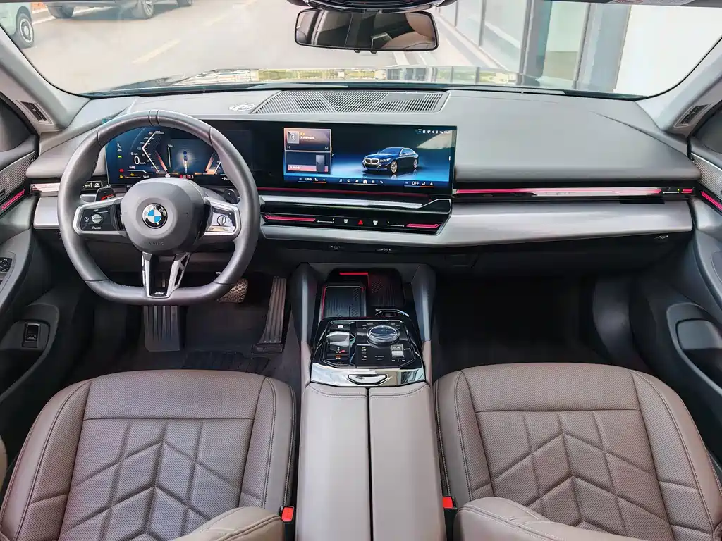 BMW 5 Series — миниатюра 17