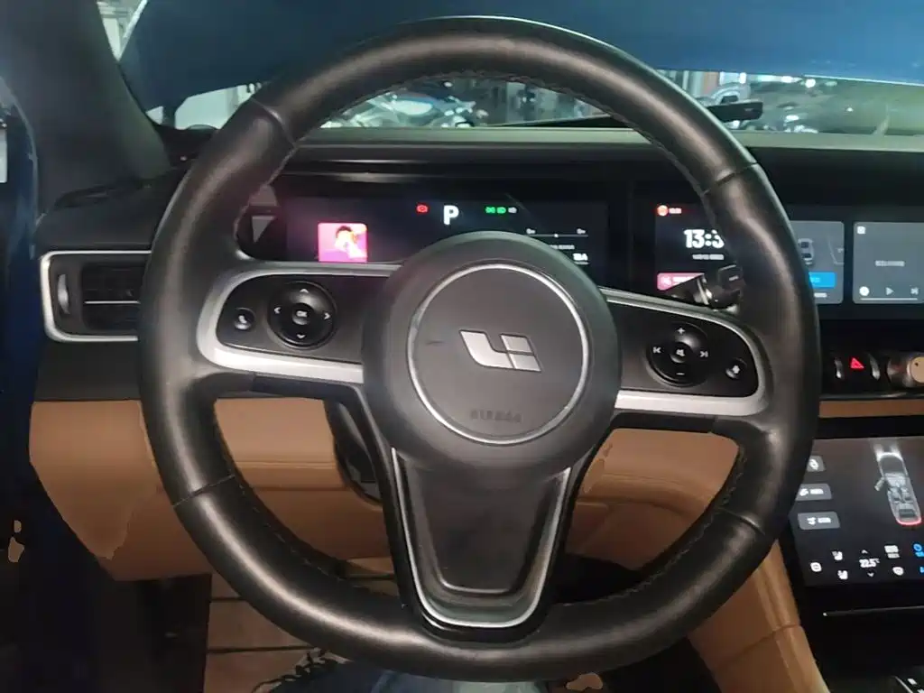 Li Auto Li ONE — миниатюра 11