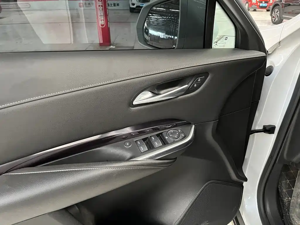 Cadillac XT4 — миниатюра 3