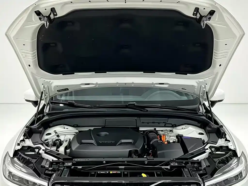 Volvo XC60 PHEV — миниатюра 16