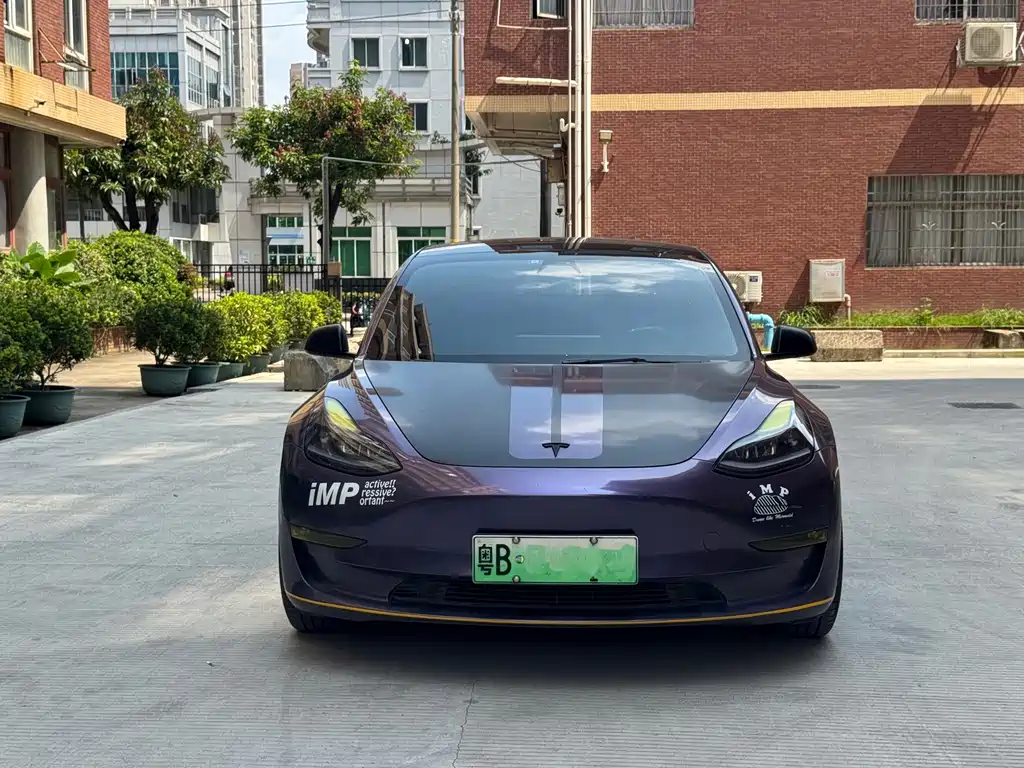 Tesla Model 3 — миниатюра 2