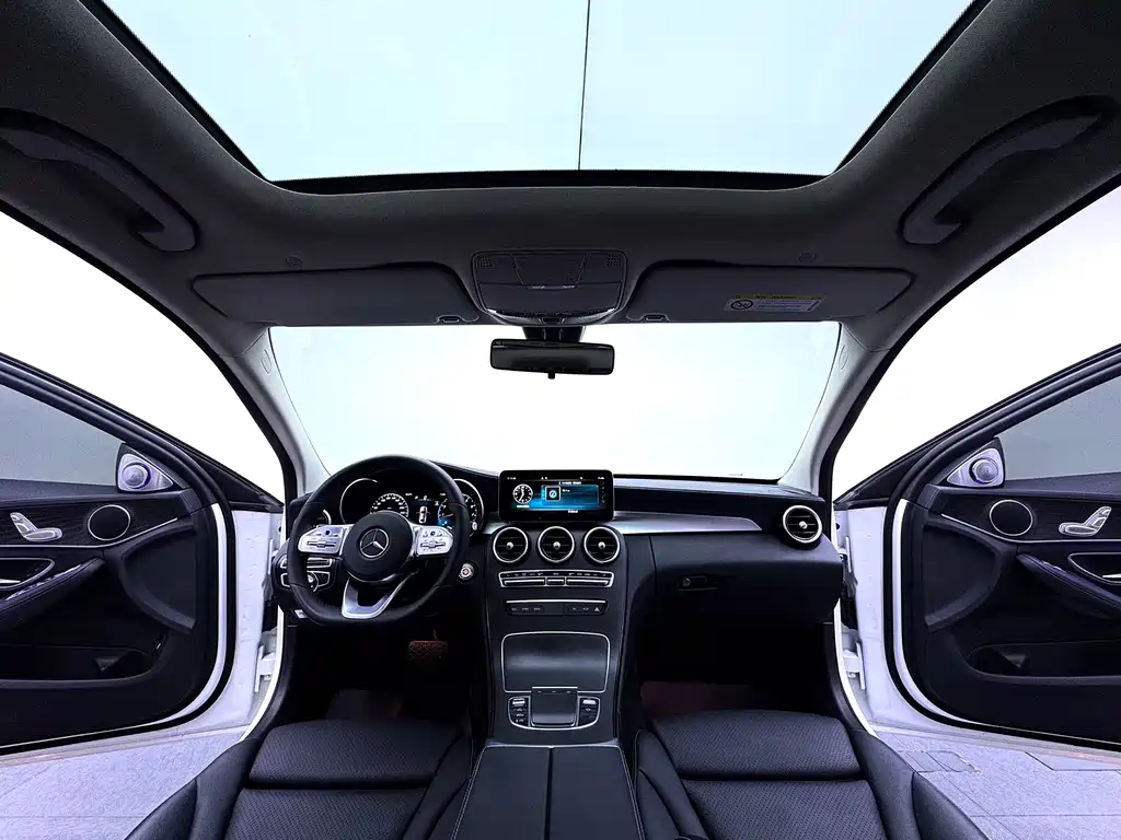 Mercedes-Benz C-Class — миниатюра 16