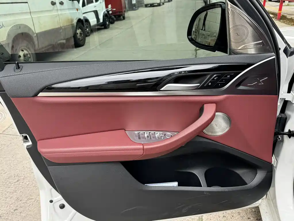 BMW iX3 2023 Lead