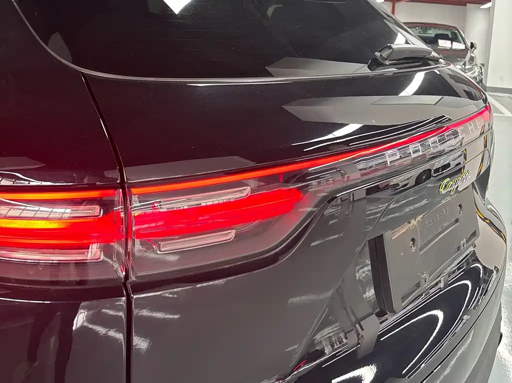 Porsche Cayenne Hybrid — миниатюра 6