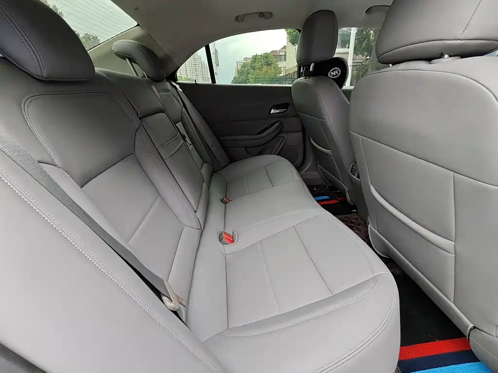 Chevrolet Malibu — миниатюра 10