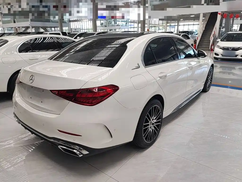 Mercedes-Benz C-Class — миниатюра 7