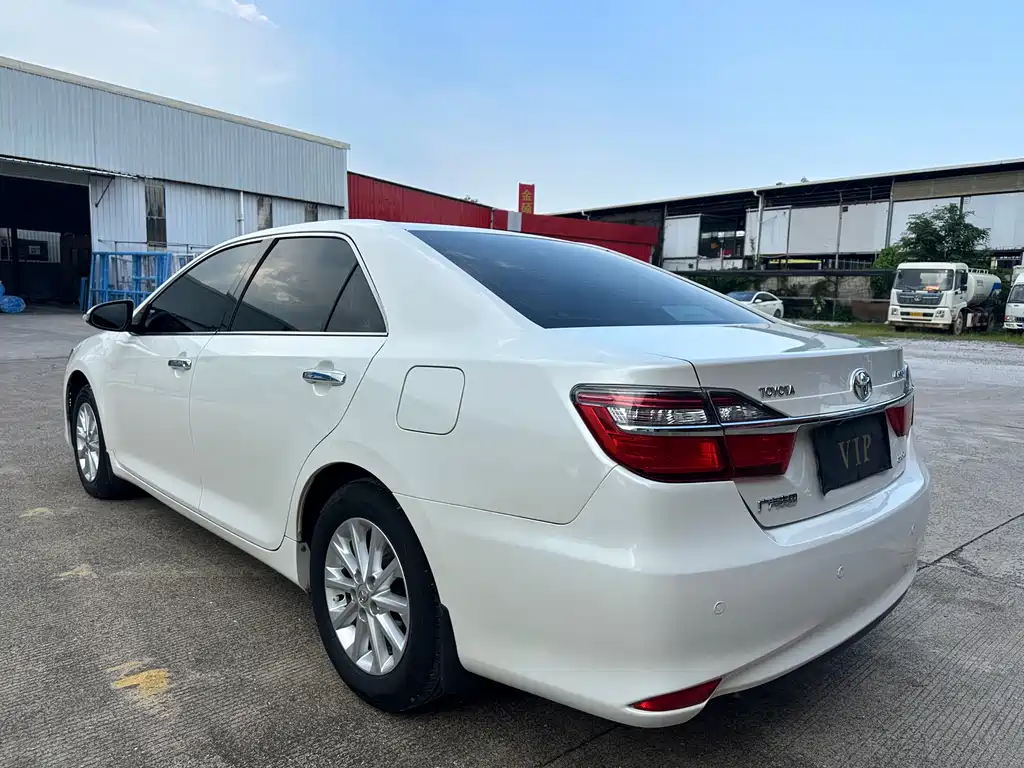 Toyota Camry — миниатюра 7