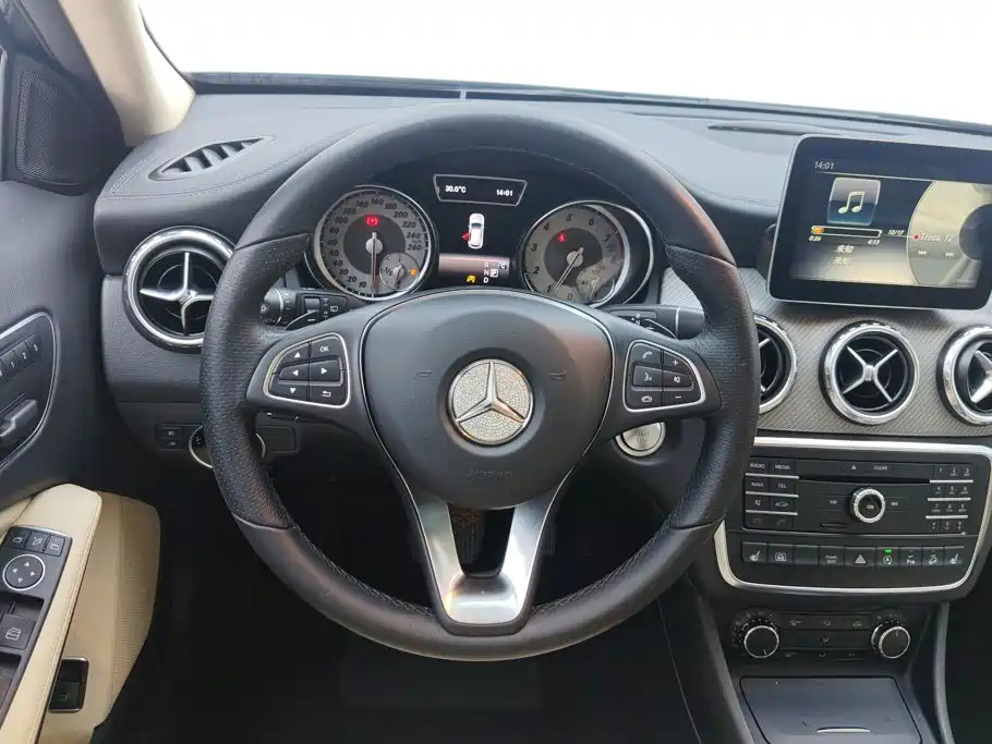 Mercedes-Benz GLA — миниатюра 15