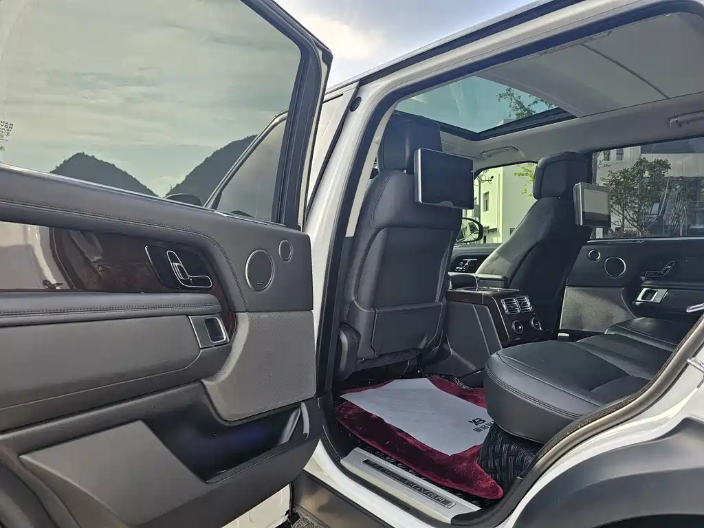 Land Rover Range Rover — миниатюра 7