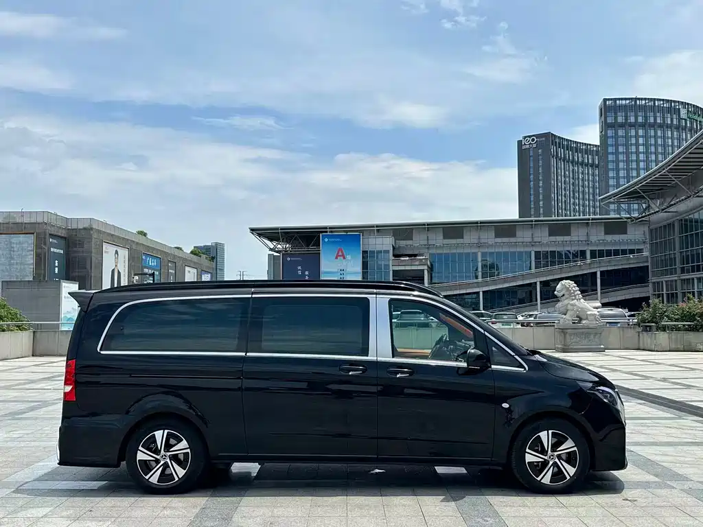 Mercedes-Benz Vito 2024 2.0T Elite 7 мест