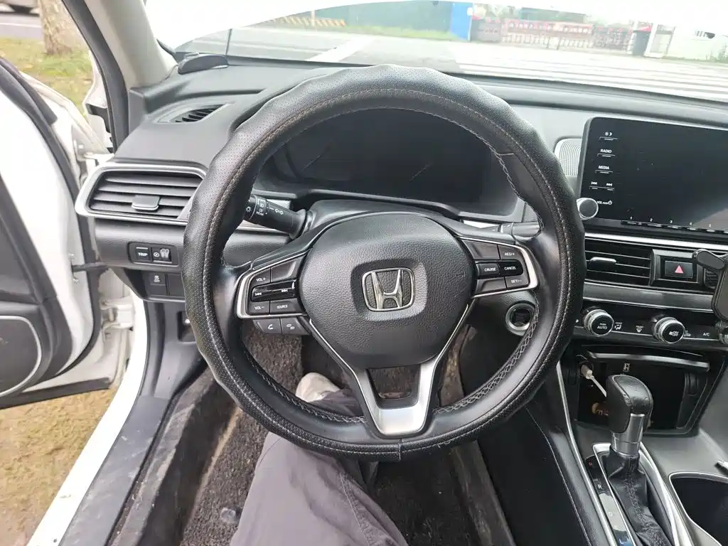 Honda Accord — миниатюра 6