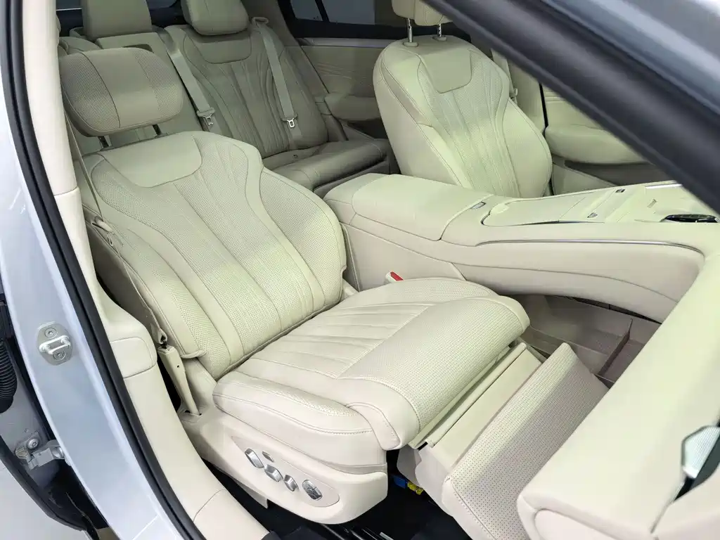 BYD 海豹08 — миниатюра 19