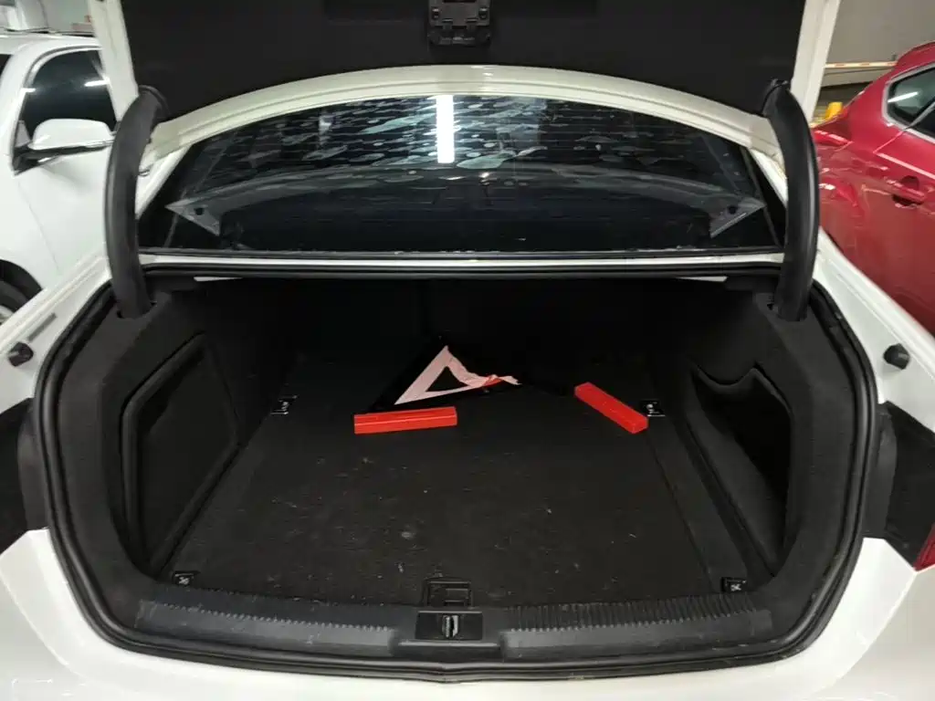 Audi A4L — миниатюра 19