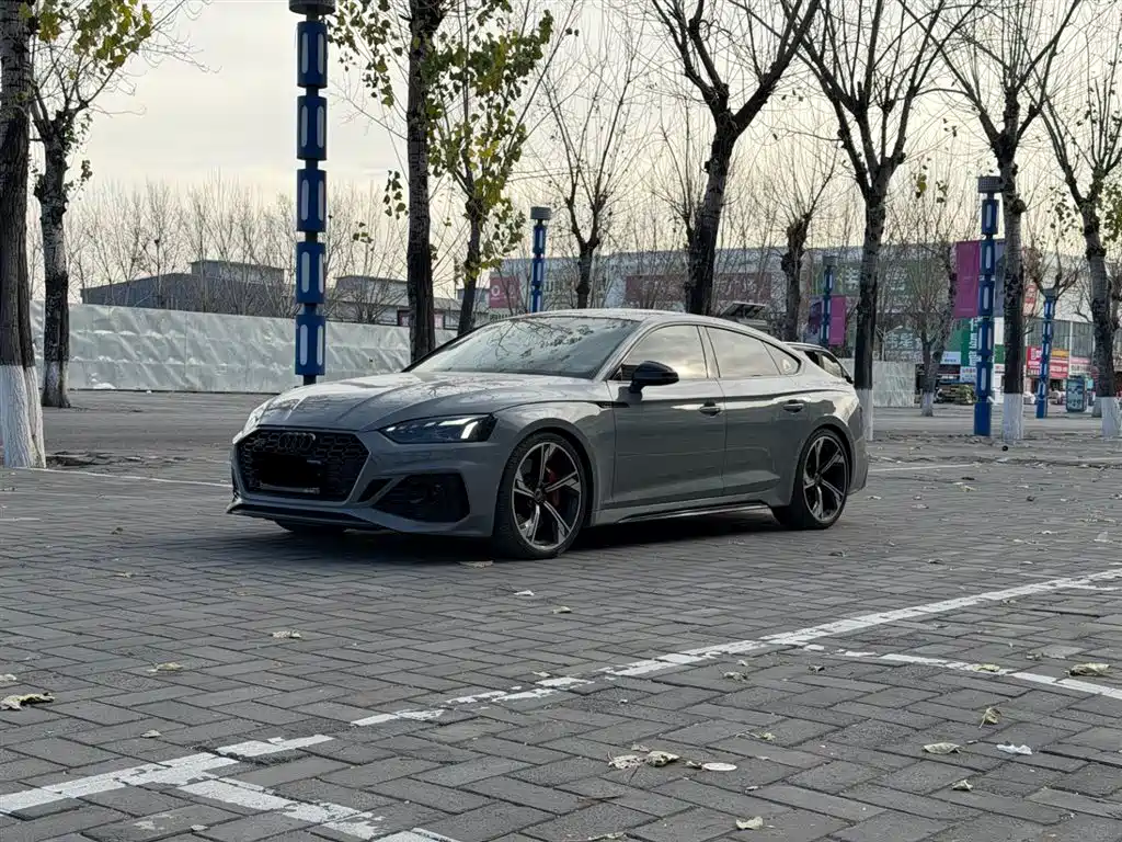 AUDI RS 5